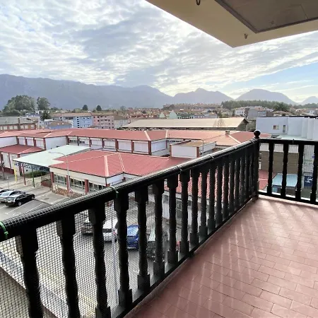 Atico Lujo * 利亚内斯