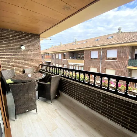 Atico Lujo * 利亚内斯