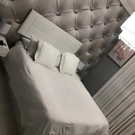 Atico Lujo 利亚内斯